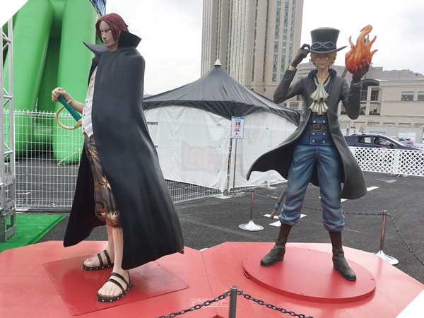 Shanks ơi! Ai đã làm gì chú thế này!!