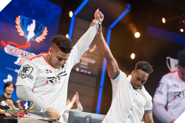 
Mang trong mình hi vọng của gia đình và niềm tự hào quốc gia, anh ấy đã tạo nên kì tích khiến cả thế giới kinh ngạc.
