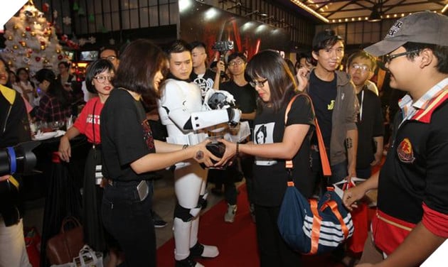 Họp báo ra mắt phim Star Wars: The Last Jedi tại Sài Gòn 21