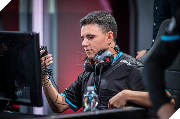 
Hai vị tướng yêu thích của Memento là Rek’Sai và Lee Sin
