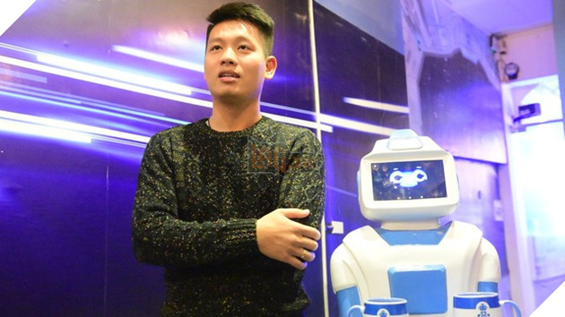 Độc đáo quán café đầu tiên ở Việt Nam sử dụng robot làm nhân viên phục vụ