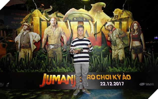 Nam ca sĩ Lê Thiện Hiếu