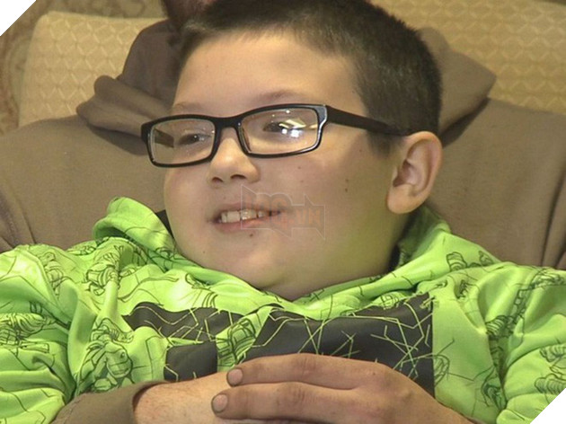 
Chân dung của Mikah
