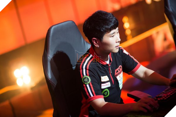 
Acorn bất ngờ được bổ nhiệm vào vị trí HLV trưởng LGD
