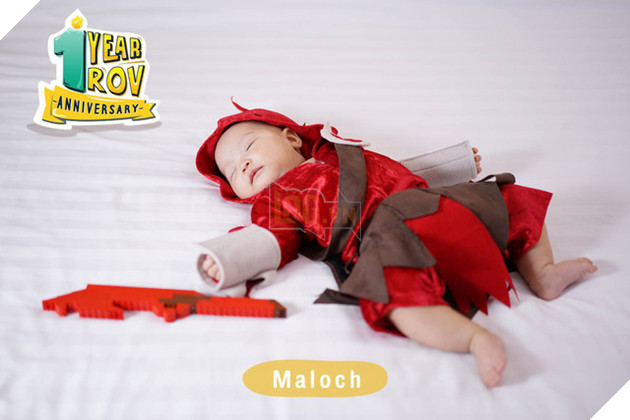 Vì cha mẹ quá đam mê Liên Quân Mobile, cậu bé này được cosplay tướng cực dễ thương