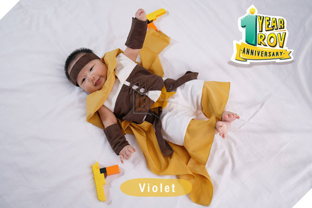 Vì cha mẹ quá đam mê Liên Quân Mobile, cậu bé này được cosplay tướng cực dễ thương