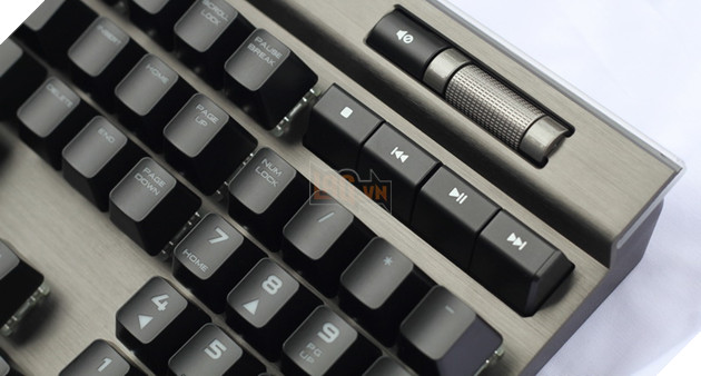  Review Corsair K95 RGB Platinum Gunmetal Speed Switch: Bàn phím cơ max ping cho game thủ  30