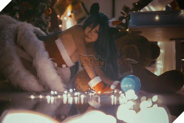LMHT: Noel không lạnh với bộ cosplay Ahri Santa nóng hừng hực 4