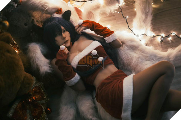 LMHT: Noel không lạnh với bộ cosplay Ahri Santa nóng hừng hực 2