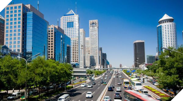 Trốn nợ, hàng trăm người bị thành phố vinh danh trên bảng quảng cáo khổng lồ - Ảnh 1.