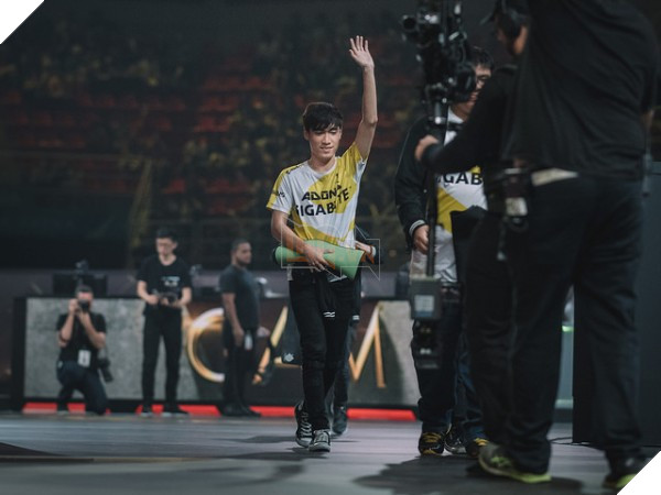 Nhìn lại những khoảnh khắc ấn tượng nhất LMHT trong năm qua: Faker khóc, GIGABYTE Marines đến MSI 2017 và CKTG