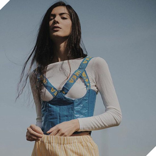 Cùng nhìn lại những món đồ thời trang khó đỡ nhất năm 2017 - Ảnh 4.