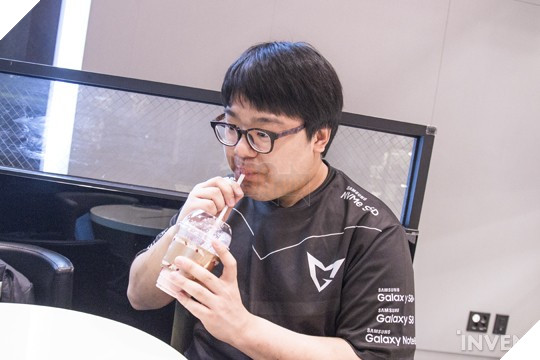 LMHT: Hãy đánh Rank như CuVee, ai chỉ trích mình thì cứ chặn chat rồi đánh tiếp 5