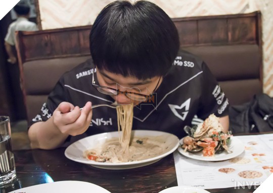 LMHT: Hãy đánh Rank như CuVee, ai chỉ trích mình thì cứ chặn chat rồi đánh tiếp 11