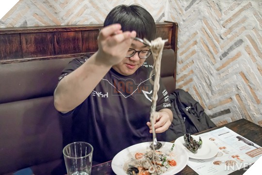 LMHT: Hãy đánh Rank như CuVee, ai chỉ trích mình thì cứ chặn chat rồi đánh tiếp 10