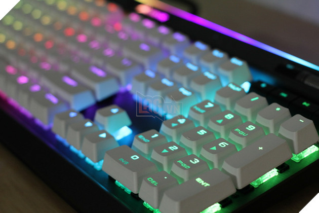 Trên tay set keycap PBT Double-Shot trắng tinh khôi đến từ Corsair: Cực hợp với K95 RGB Gunmetal 16