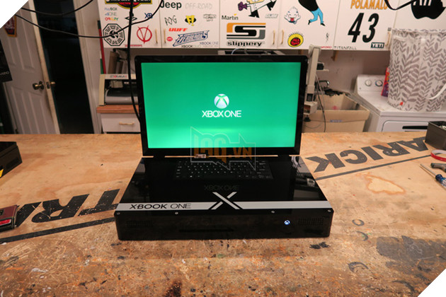 
Xbox One X đã biến thành một chiếc laptop độc đáo với tên gọi Xbook One X.
