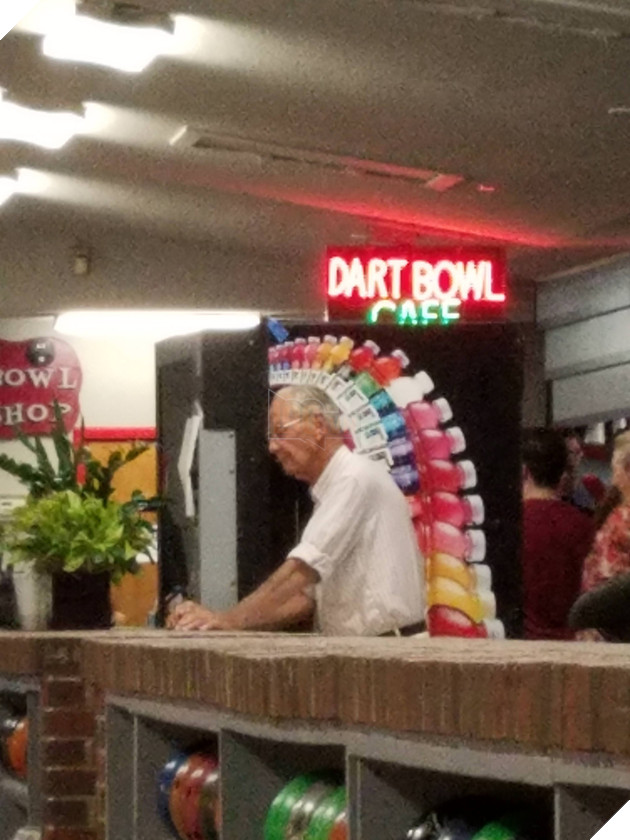 16 ảo giác thị giác khiến người xem cứ ngỡ mình đang bị lú lẫn - Ảnh 1.