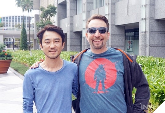 Chang Han Kim (trái) và Brendan Greene, cha đẻ PUBG