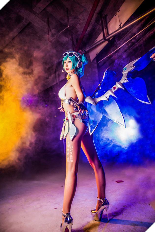 Nóng mắt với cosplay Hatsune Miku cực gợi cảm và nóng bỏng