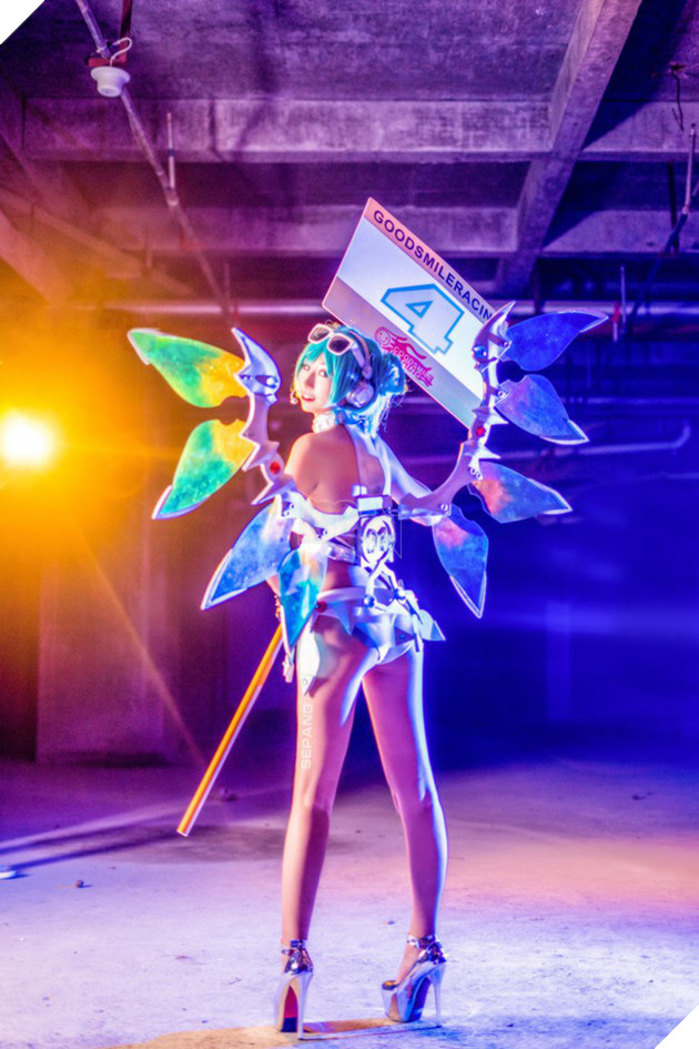 Nóng mắt với cosplay Hatsune Miku cực gợi cảm và nóng bỏng