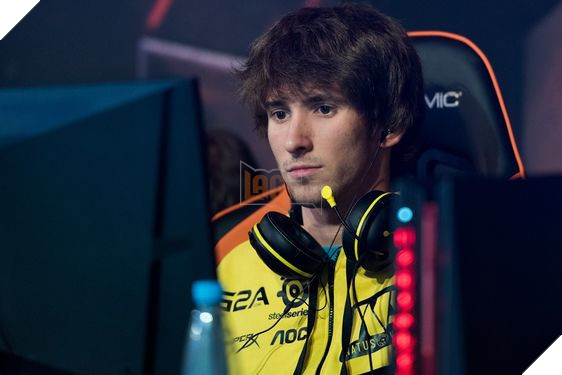 
Mr.Garena aka Dendi aka Mr.SometimeswinmidwithSoneiko đã có 1 năm thăng trầm.
