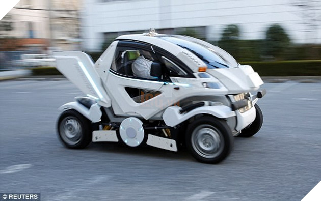 Sau tất cả, người Nhật đã làm ra chiếc xe biến hình như robot Gundam - Ảnh 2.