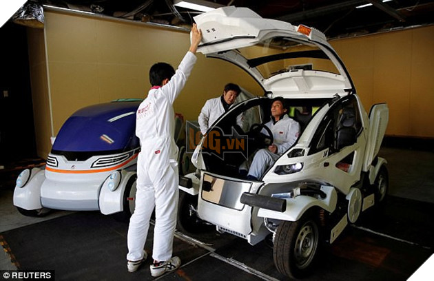 Sau tất cả, người Nhật đã làm ra chiếc xe biến hình như robot Gundam - Ảnh 3.