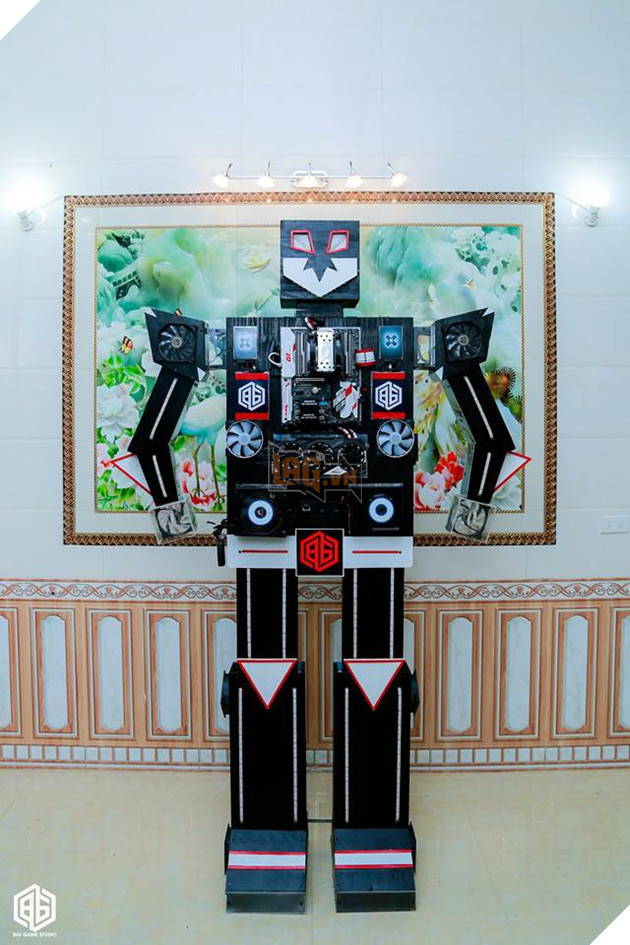 Choáng với bộ máy tính robot cực khủng mới xuất hiện tại Việt Nam