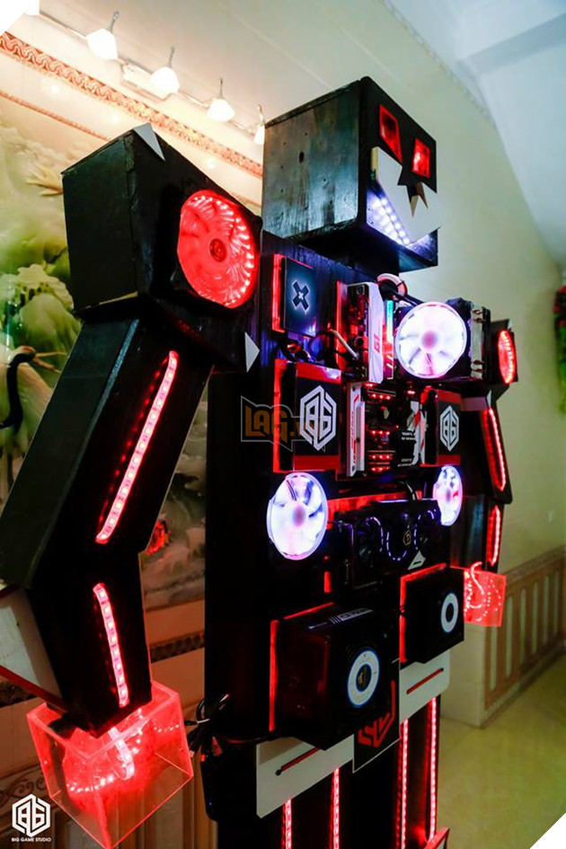 Choáng với bộ máy tính robot cực khủng mới xuất hiện tại Việt Nam