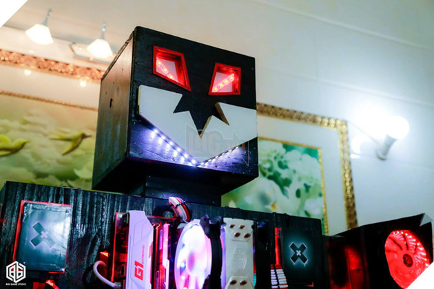 Choáng với bộ máy tính robot cực khủng mới xuất hiện tại Việt Nam