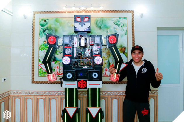 Choáng với bộ máy tính robot cực khủng mới xuất hiện tại Việt Nam