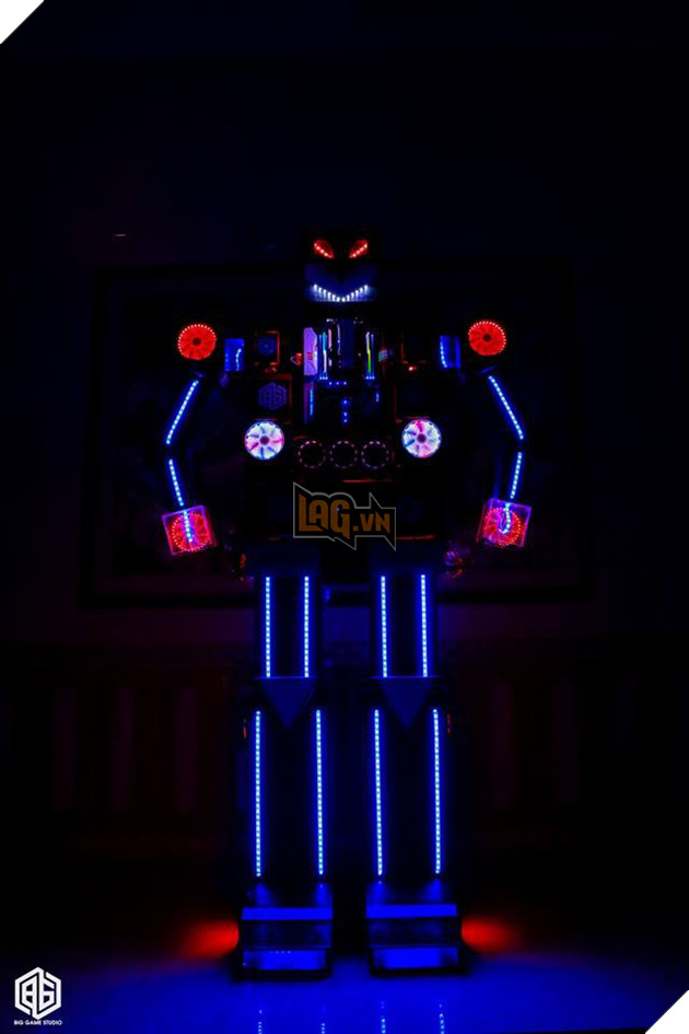 Choáng với bộ máy tính robot cực khủng mới xuất hiện tại Việt Nam