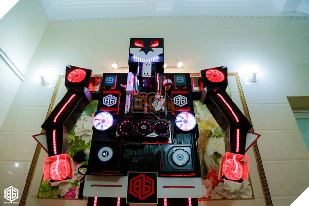 Choáng với bộ máy tính robot cực khủng mới xuất hiện tại Việt Nam