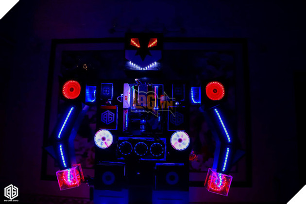 Choáng với bộ máy tính robot cực khủng mới xuất hiện tại Việt Nam