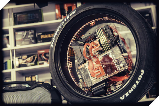 Hết thùng giấy, ống nước bây giờ đến... lốp xe cũng biến thành case máy tính được