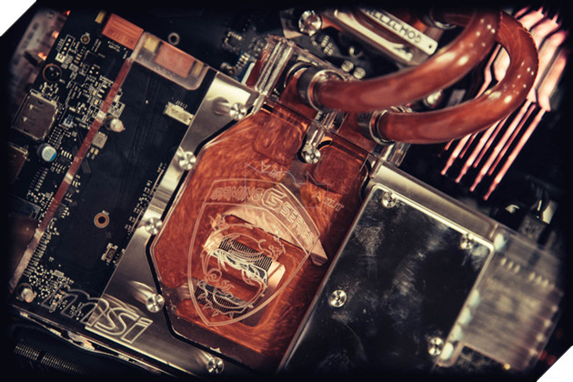 Hết thùng giấy, ống nước bây giờ đến... lốp xe cũng biến thành case máy tính được