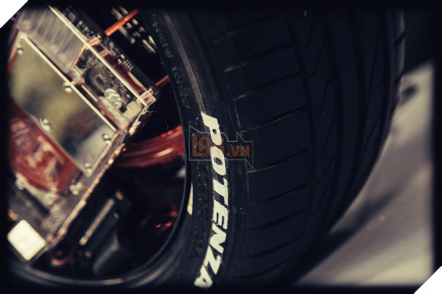 Hết thùng giấy, ống nước bây giờ đến... lốp xe cũng biến thành case máy tính được