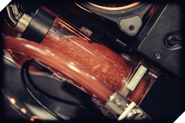 Hết thùng giấy, ống nước bây giờ đến... lốp xe cũng biến thành case máy tính được