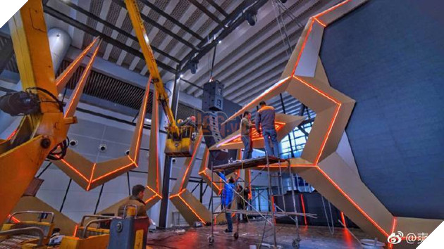 Choáng ngợp hoàn toàn trước sự hoành tráng của Gaming House Snake eSports, thế mới thấy tại sao LMHT Trung Quốc phát triển như vậy