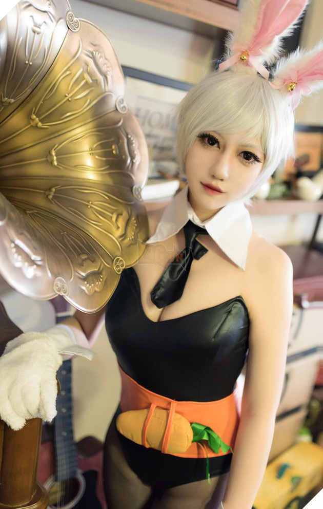 Nóng mắt với cosplay Riven Thỏ Ngọc cực gợi cảm trong Liên Minh Huyền Thoại