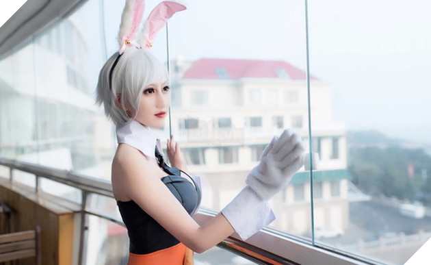 Nóng mắt với cosplay Riven Thỏ Ngọc cực gợi cảm trong Liên Minh Huyền Thoại
