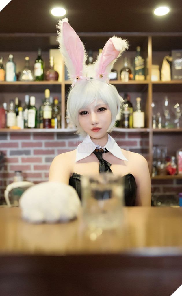 Nóng mắt với cosplay Riven Thỏ Ngọc cực gợi cảm trong Liên Minh Huyền Thoại