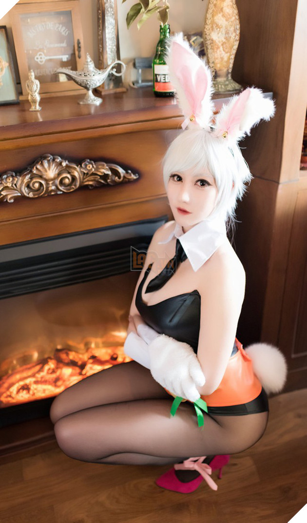 Nóng mắt với cosplay Riven Thỏ Ngọc cực gợi cảm trong Liên Minh Huyền Thoại
