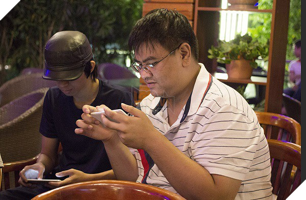 AiMesh: Công nghệ WiFi mới, leo 3 tầng lầu chơi game mobile vẫn không lo giật lag hay đứt kết nối