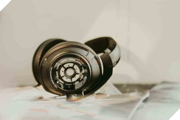  CES 2018 Sennheiser giới thiệu flagship mới mang tên HD820: Thiết kế đóng, giá 2500USD 3