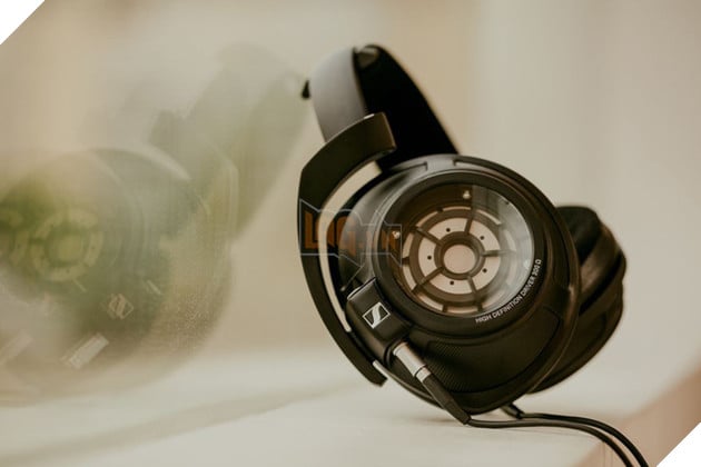  CES 2018 Sennheiser giới thiệu flagship mới mang tên HD820: Thiết kế đóng, giá 2500USD 2