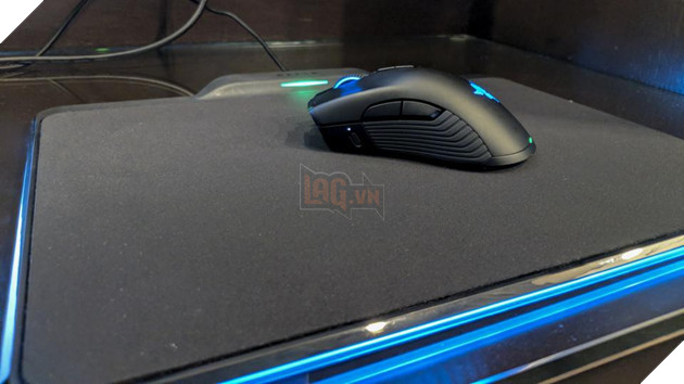  CES 2018 Tiếp nối Logitech và Corsair, Razer giới thiệu bộ đôi chuột không dây và lót chuột tích hợp sạc không dây cho game thủ 3