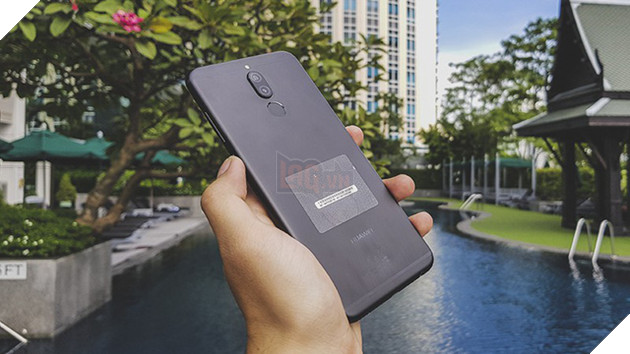 Top 5 smartphone màn hình tràn viền cực đáng sắm trong tầm giá 6 triệu