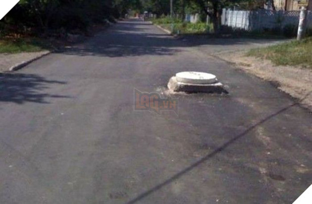 18 công trình kiến trúc thảm họa vẫn hiên ngang tồn tại trong cuộc sống xinh đẹp - Ảnh 1.